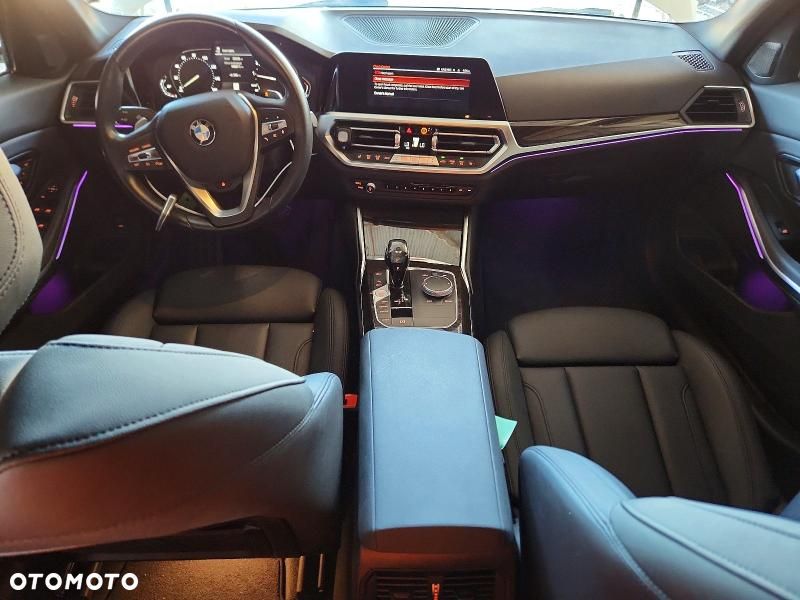 BMW Seria 3 330i Advantage sport - 7