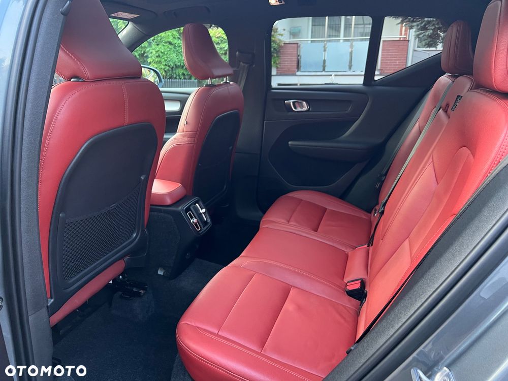 Volvo XC 40 D4 AWD Momentum (Intro Edition) - 16