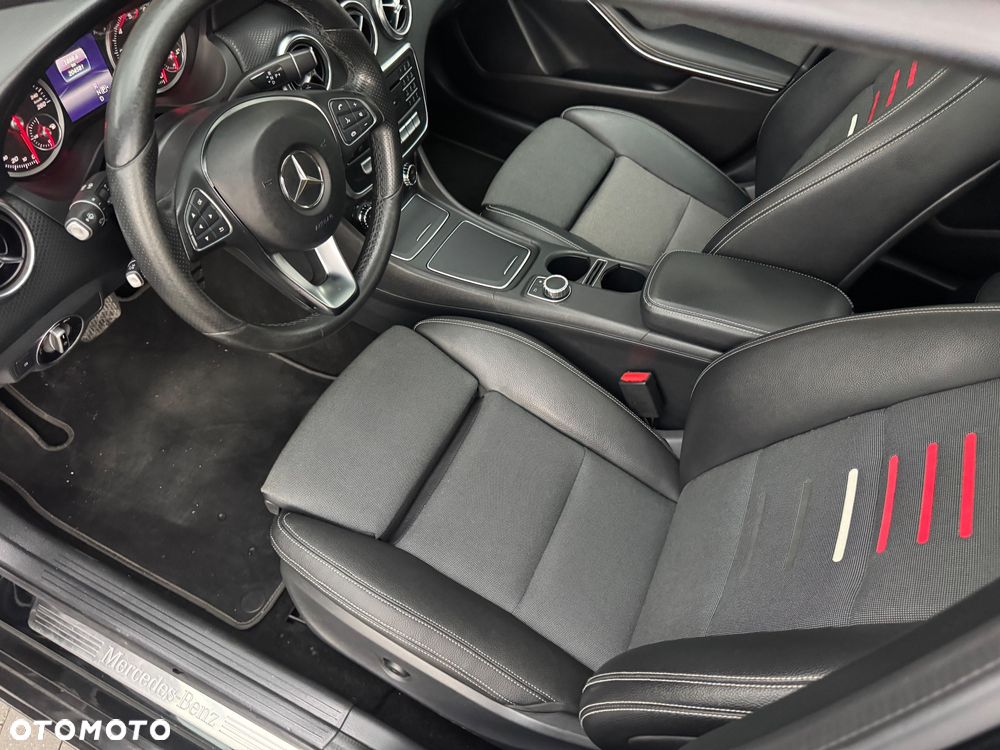 Mercedes-Benz Klasa A 250 4Matic 7G-DCT AMG Line - 25