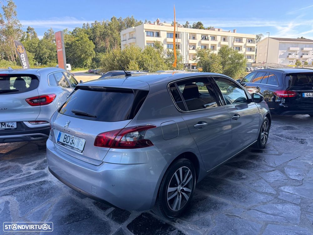 Peugeot 308 1.2 PureTech Allure EAT8 - 5
