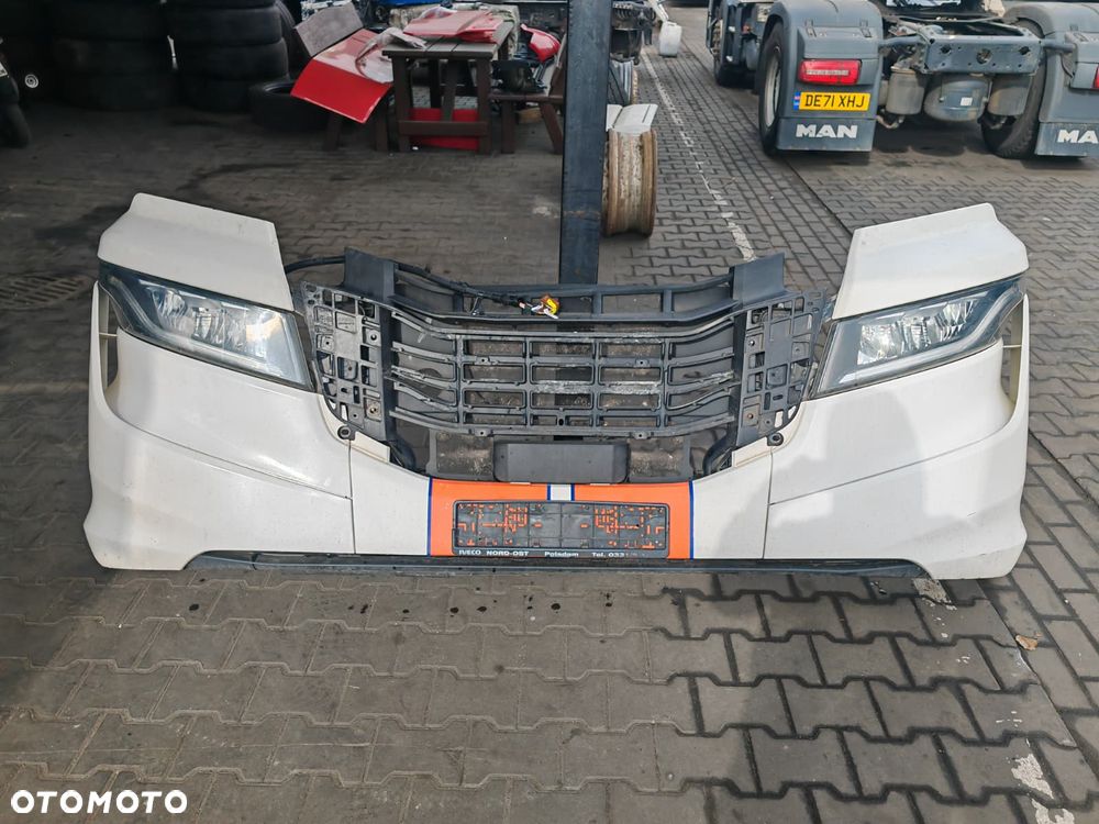 KOMPLETNY ZDERZAK LAMPAMI IVECO S-WAY 2021 BIAŁY - 4