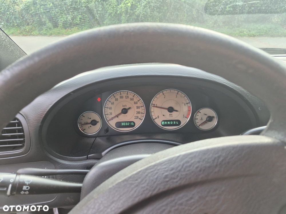 Chrysler Grand Voyager - 8