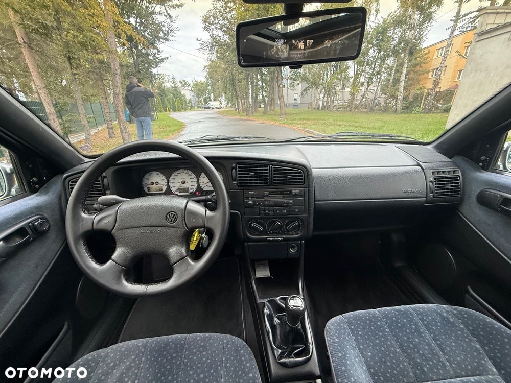 Volkswagen Passat - 12