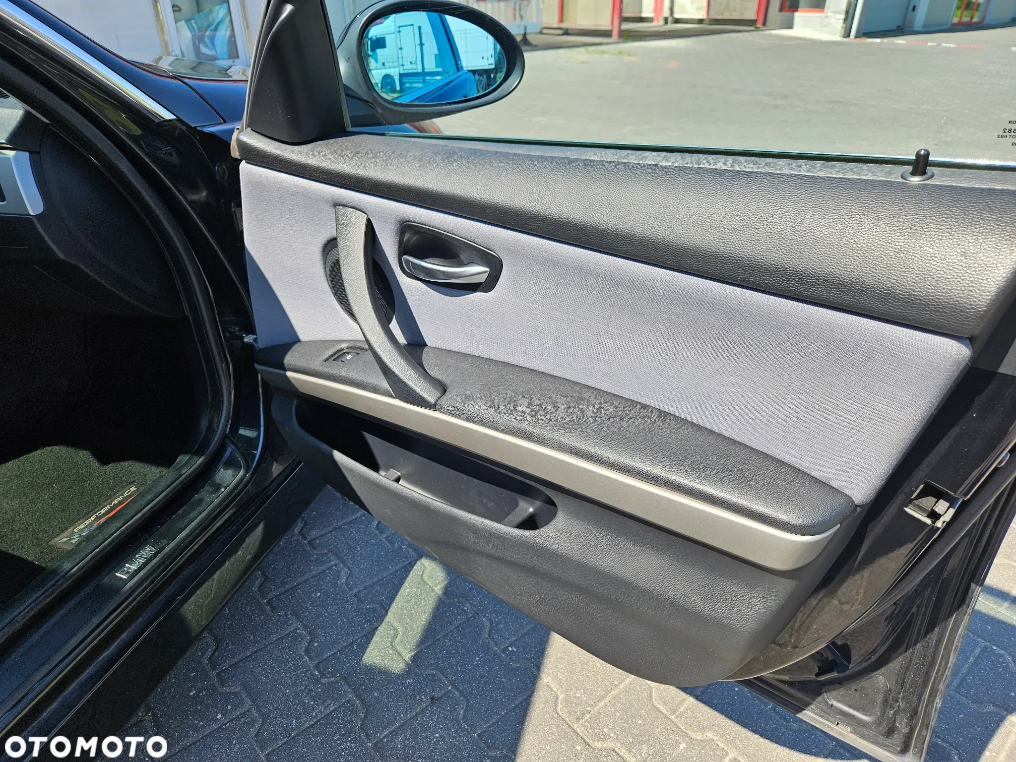 BMW Seria 3 320i - 12