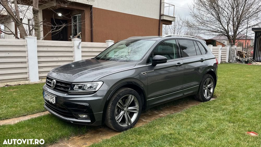 Volkswagen Tiguan - 1