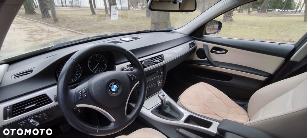 BMW Seria 3 320i - 14