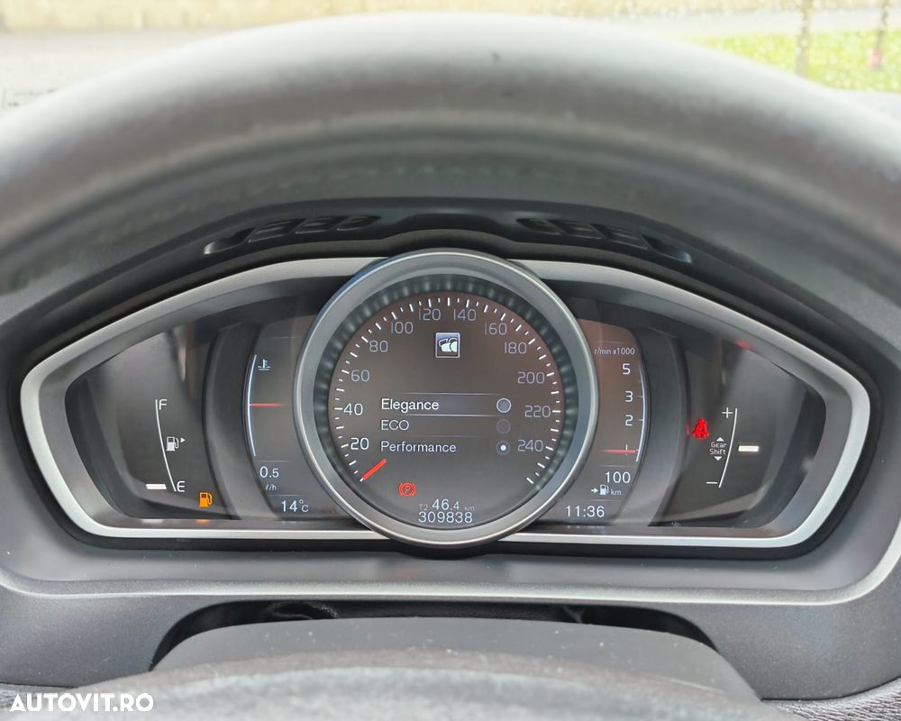 Volvo V40 D2 Kinetic - 27