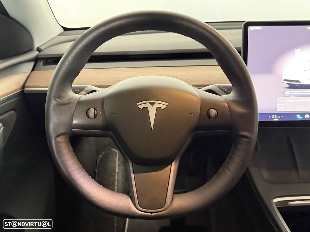 Tesla Model Y - 21