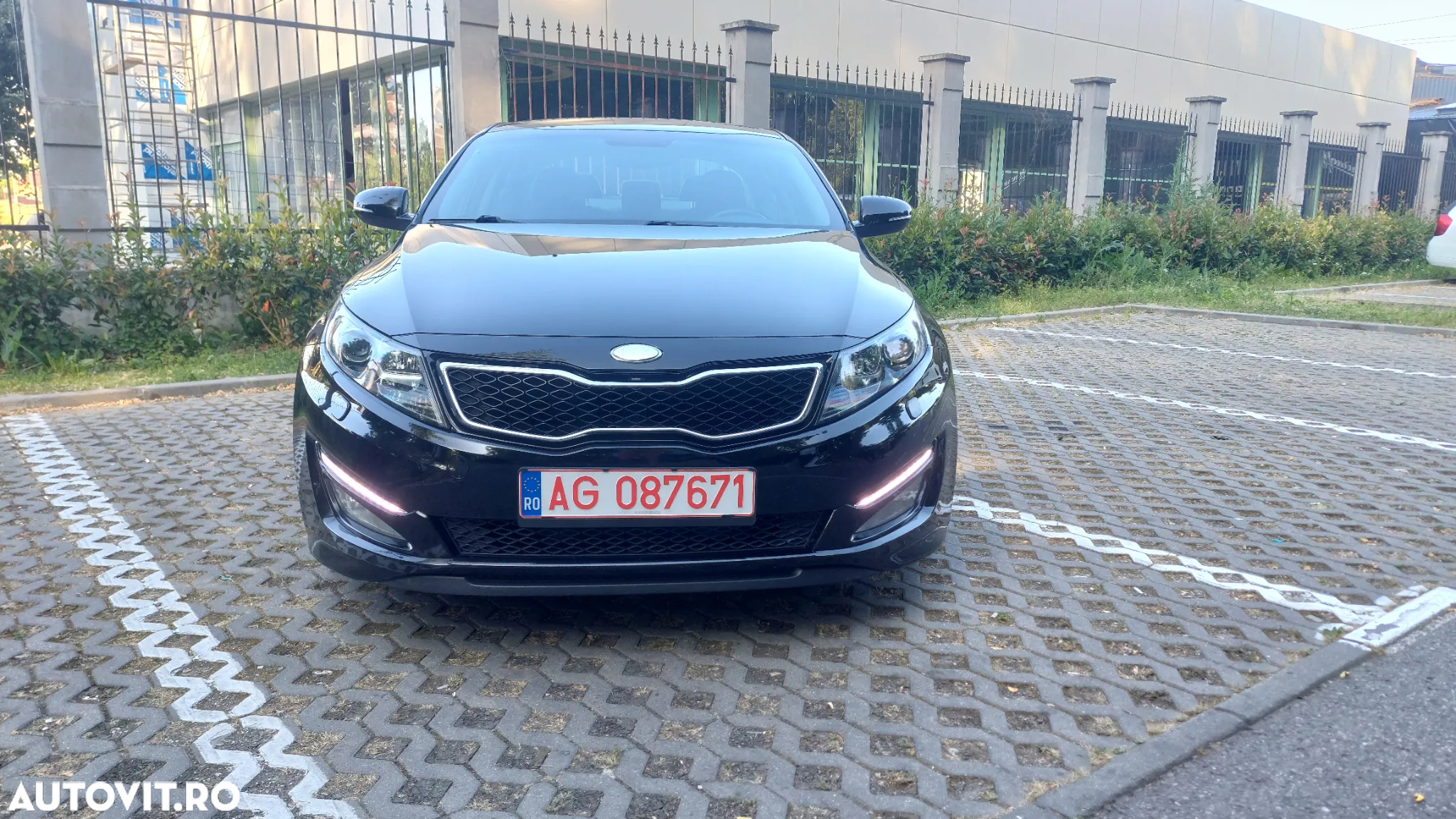 Kia Optima 2.0 CVVT Hybrid Attract - 23