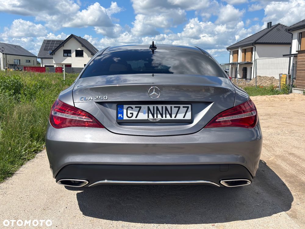 Mercedes-Benz CLA 250 7G-DCT UrbanStyle Edition - 4
