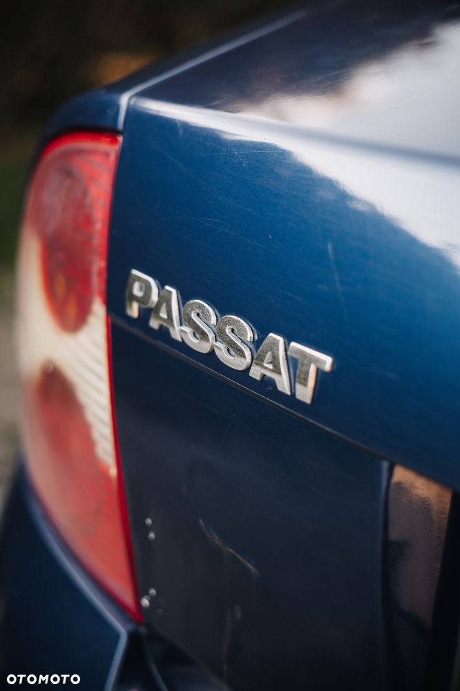 Volkswagen Passat 1.6 Exclusive - 11