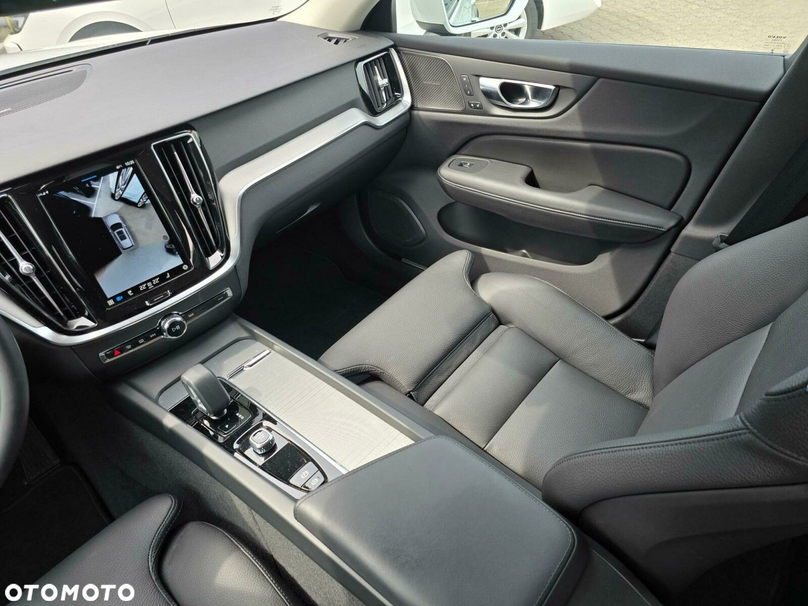 Volvo V60 Cross Country Plus B5 B AWD - 16
