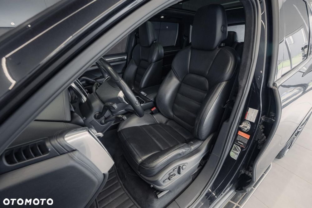 Porsche Cayenne Turbo - 12
