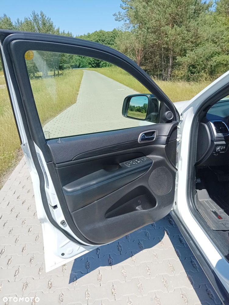 Jeep Grand Cherokee - 11