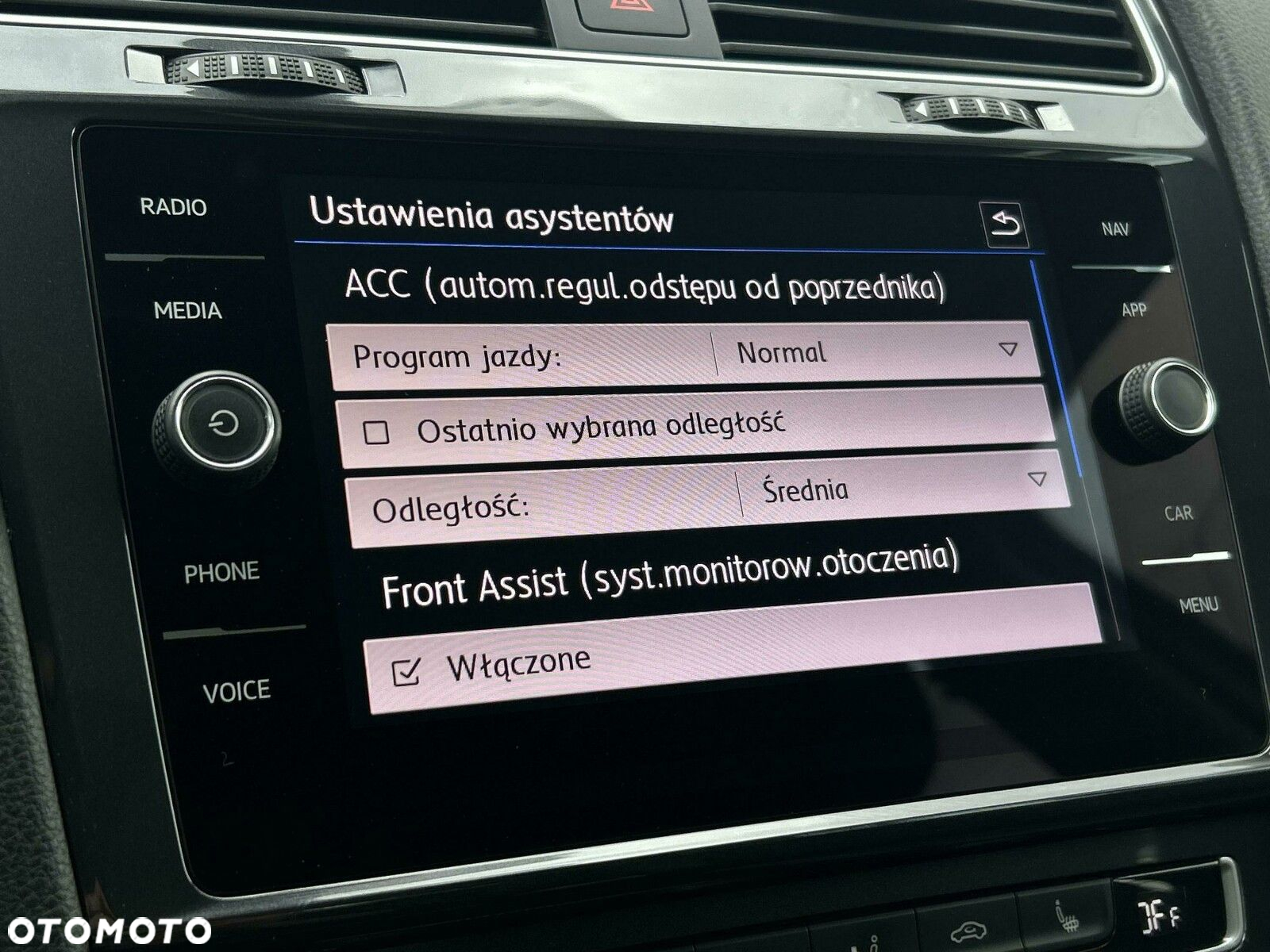Volkswagen Golf VII 1.5 TSI BMT Comfortline - 24