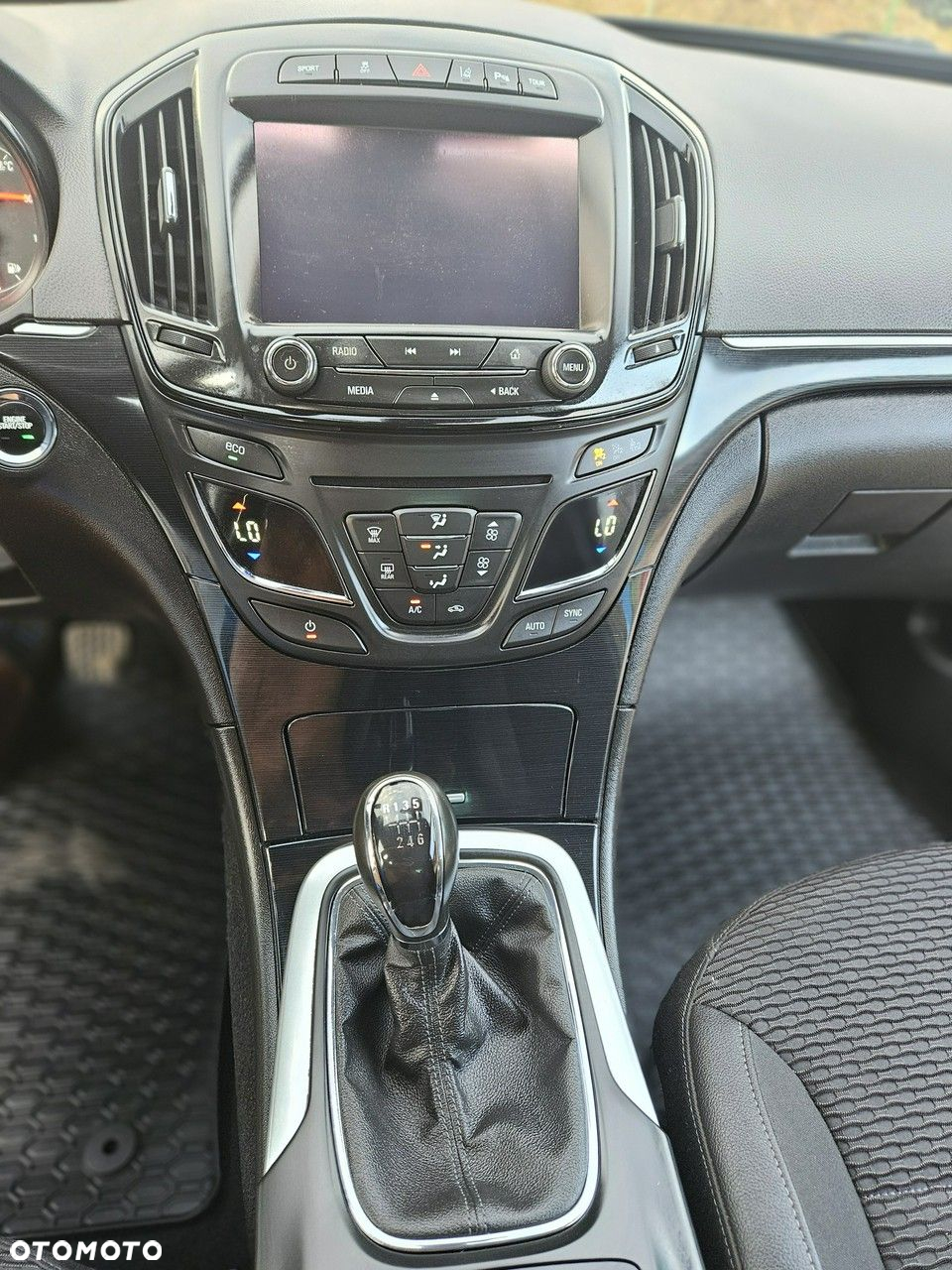 Opel Insignia - 12