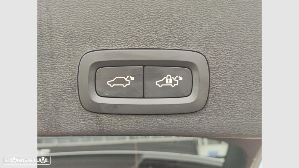 Volvo XC 40 2.0 B3 Core - 16