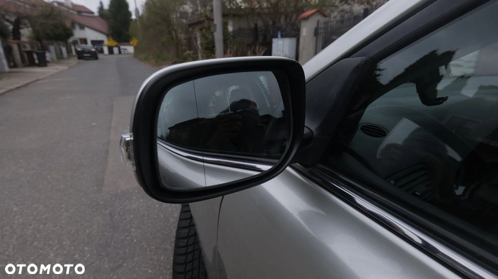 Toyota Avensis - 8