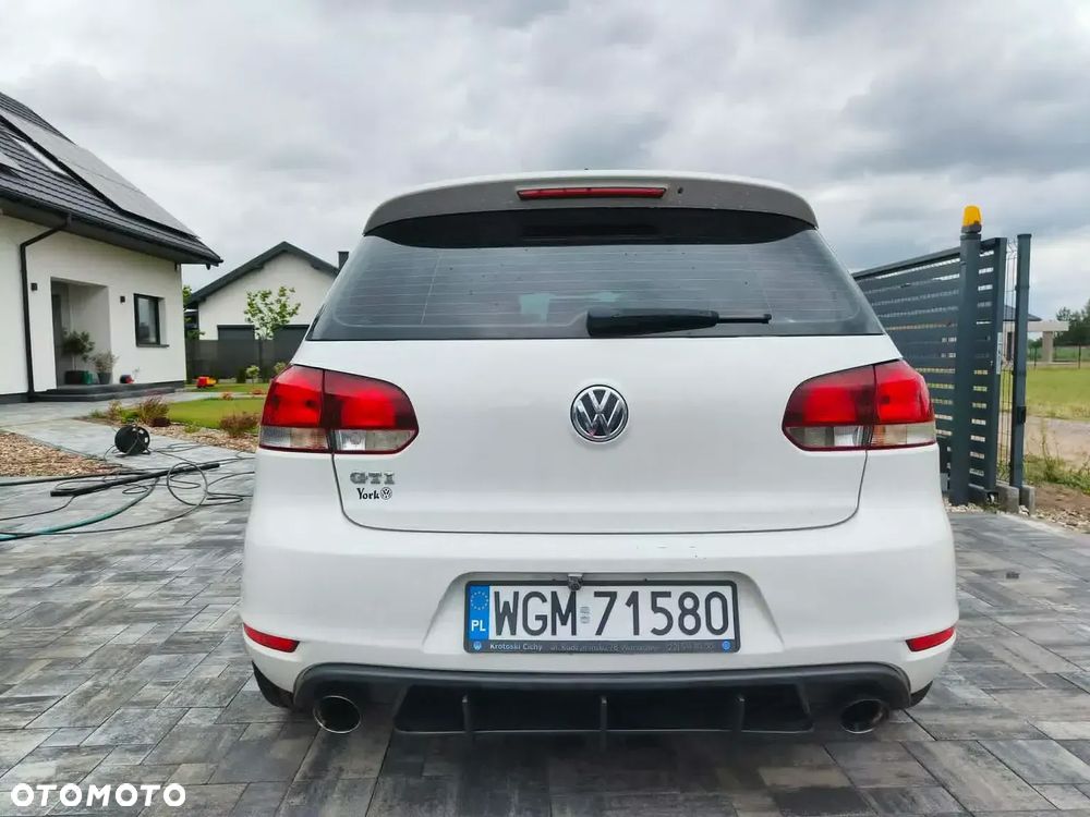 Volkswagen Golf 2.0 TSI GTI DSG - 3
