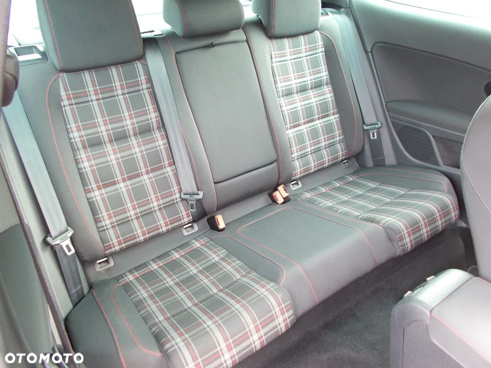Volkswagen Golf 2.0 GTI - 15