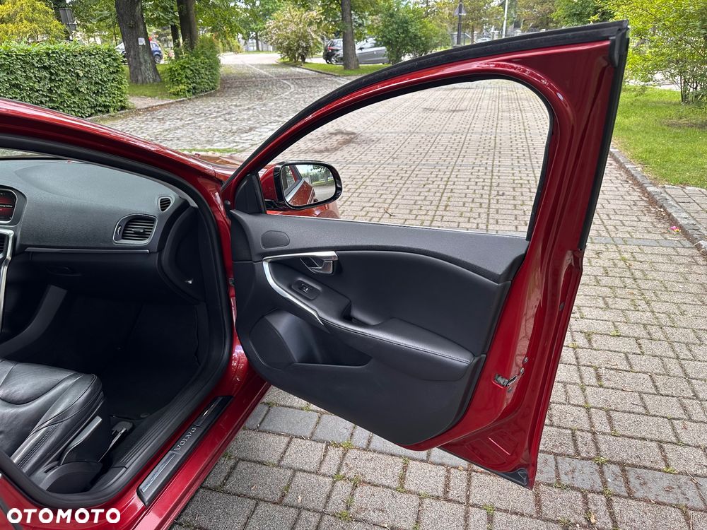 Volvo V40 D4 Inscription - 23