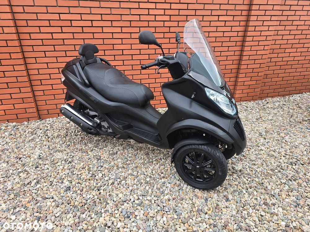 Piaggio MP-3 - 8