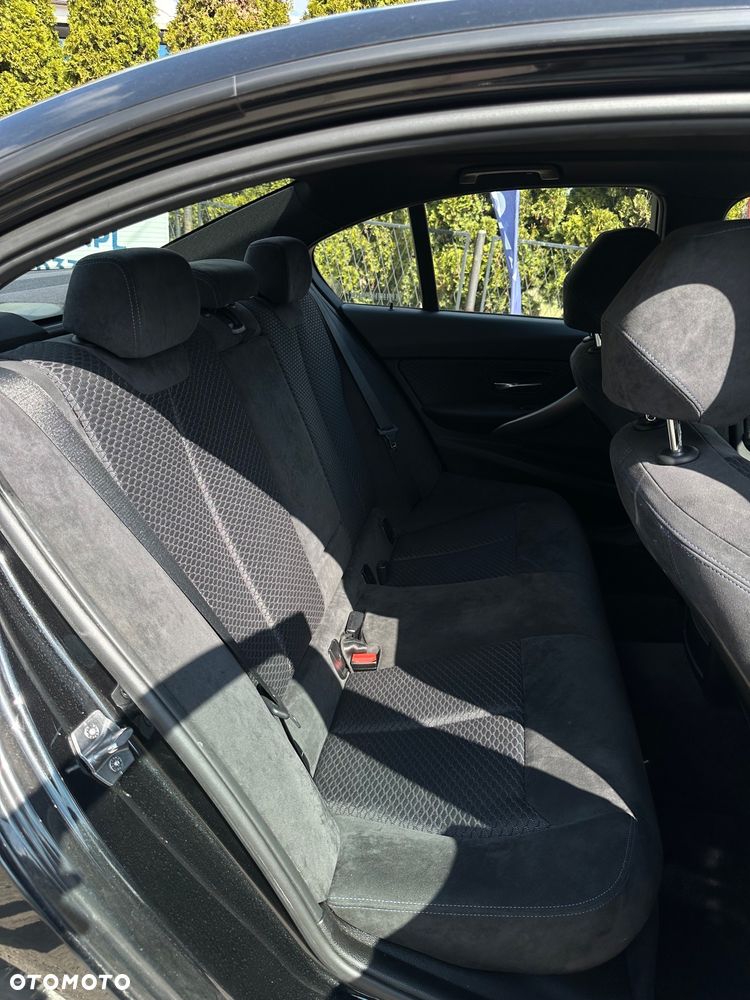 BMW Seria 3 318d M Sport EU6 - 13