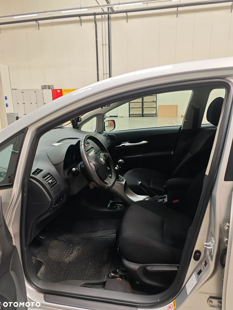 Toyota Auris 1.4 D-4D Life - 10