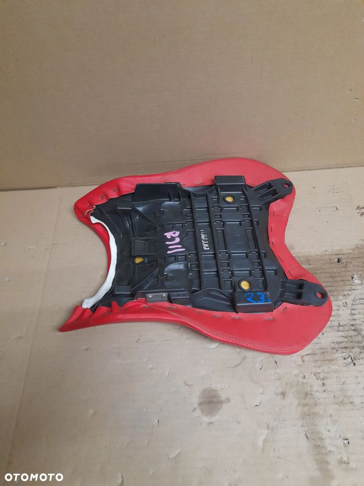 YAMAHA R6 RJ11 06-07 Siedzenie kierowcy przód - 1