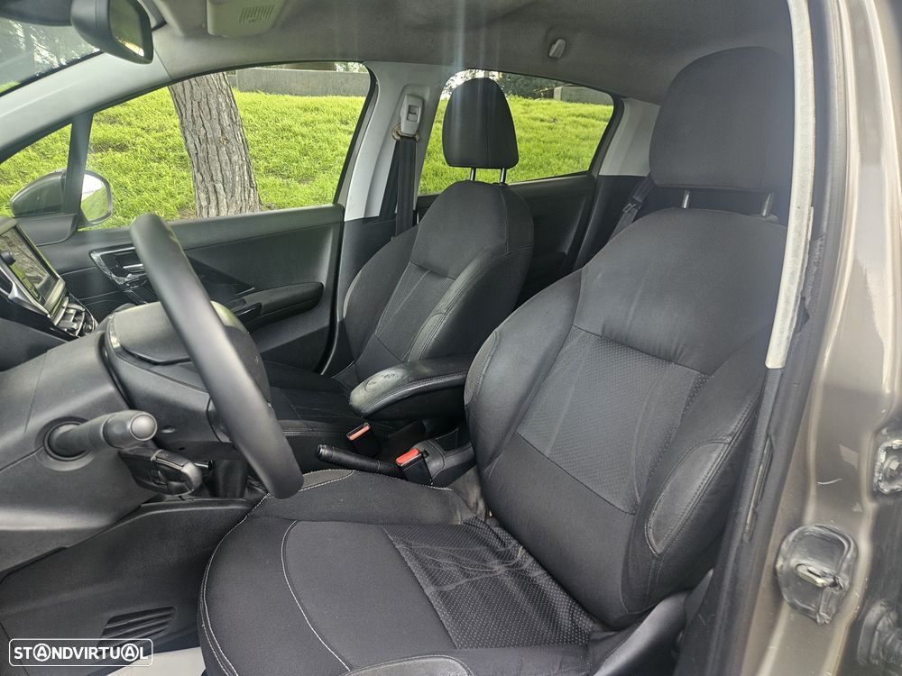 Peugeot 208 1.4 HDi - 5