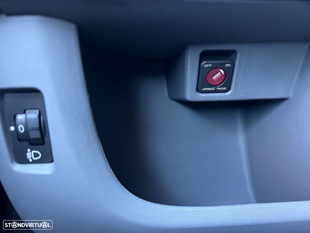 Peugeot 107 1.0 Millesim 200 - 18