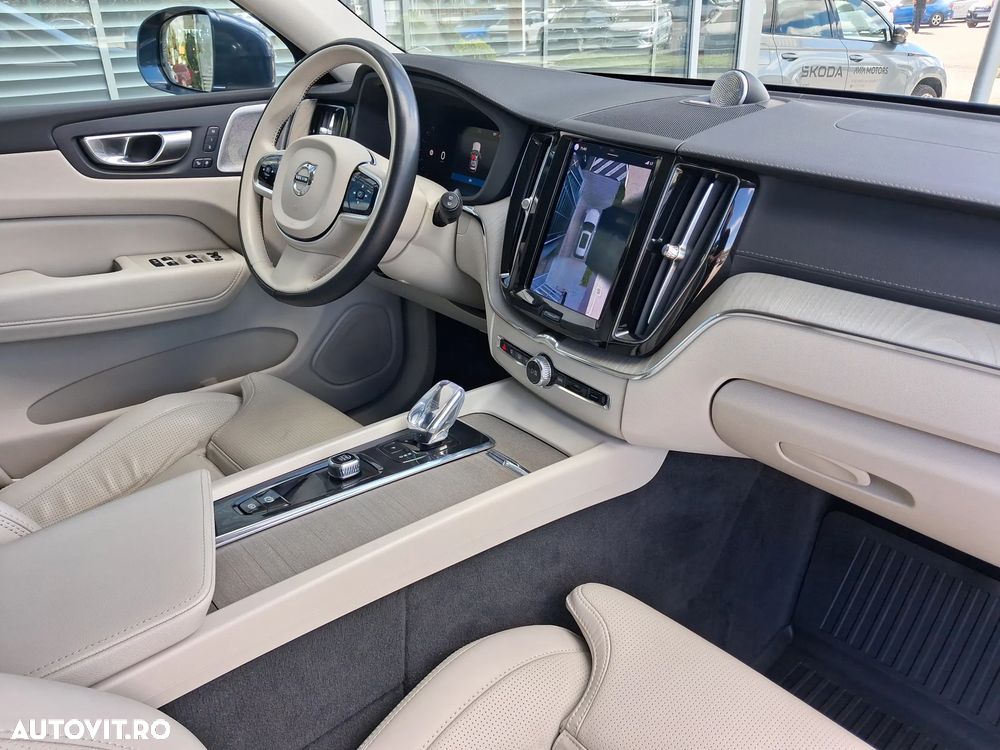 Volvo XC 60 T8 AWD AT PHEV Ultra Bright - 39