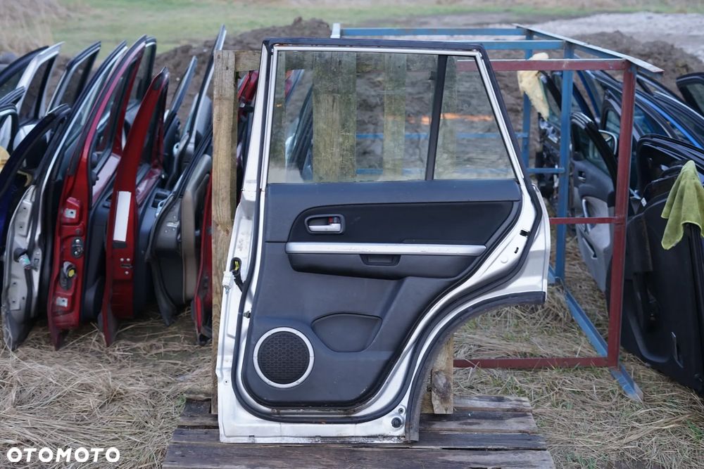 Drzwi tył tylne prawe Suzuki Grand Vitara II 5d Z2S - 10
