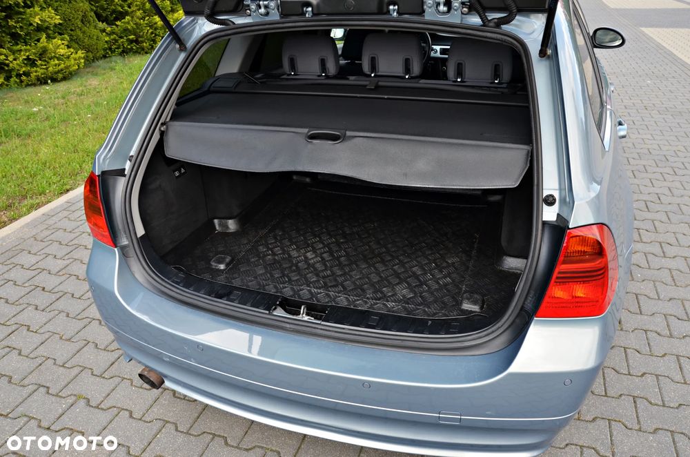 BMW Seria 3 320d DPF Touring Edition Fleet Exclusive - 10