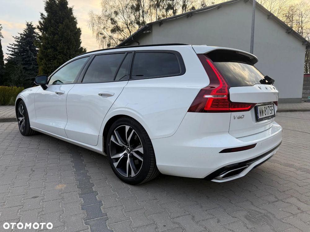 Volvo V60 D4 R-Design - 4