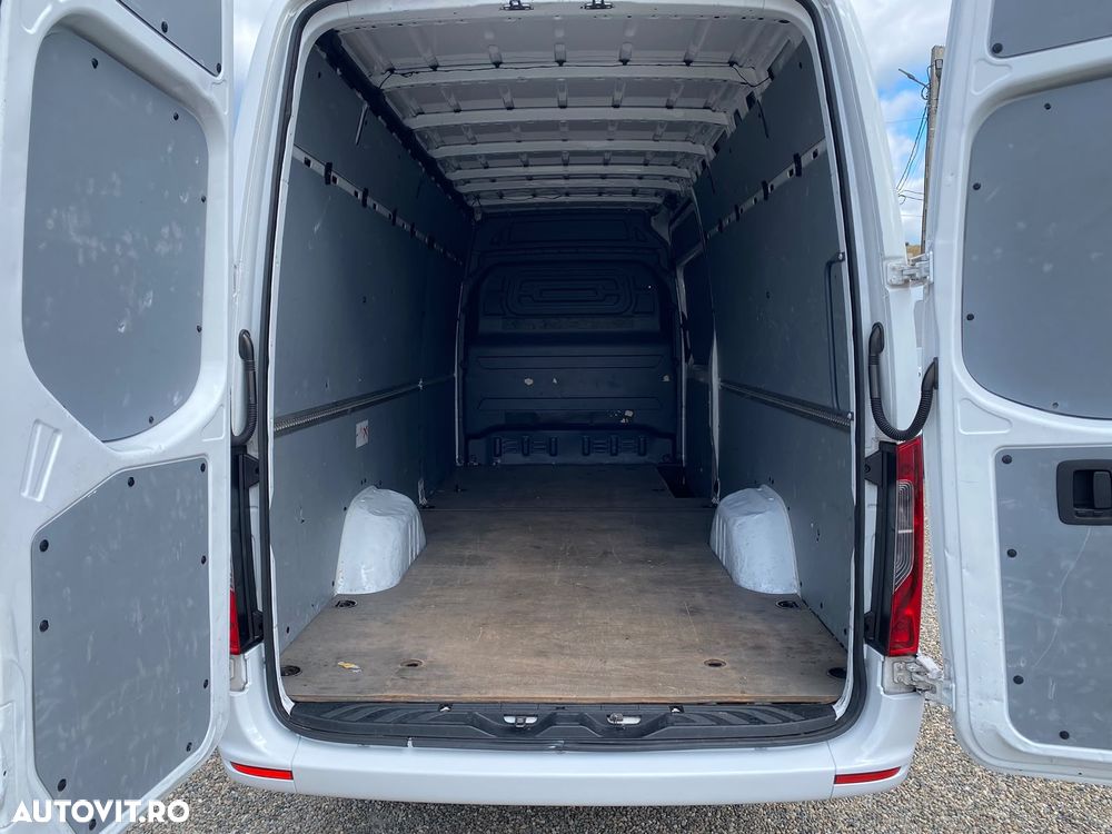 Mercedes-Benz SPRINTER - 10