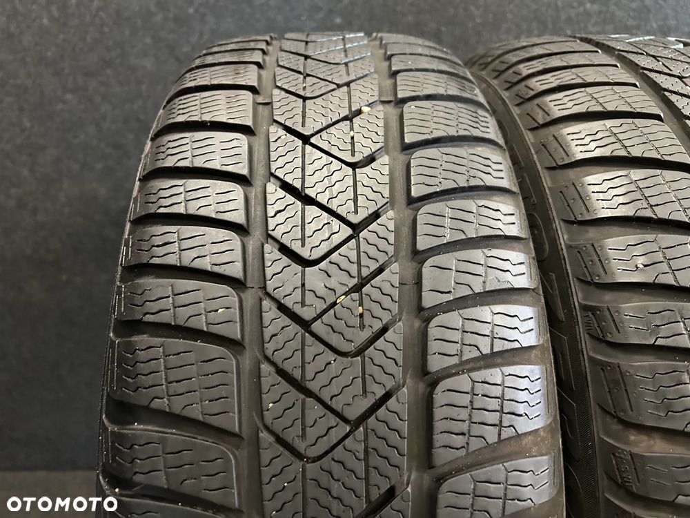Opony zimowe Pirelli SottoZero 3 205/50/17 93V XL 2szt. - 2