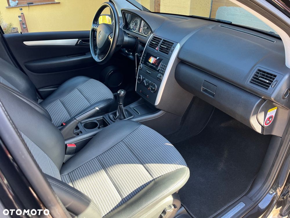 Mercedes-Benz Klasa A 170 BlueEFFICIENCY Avantgarde - 11