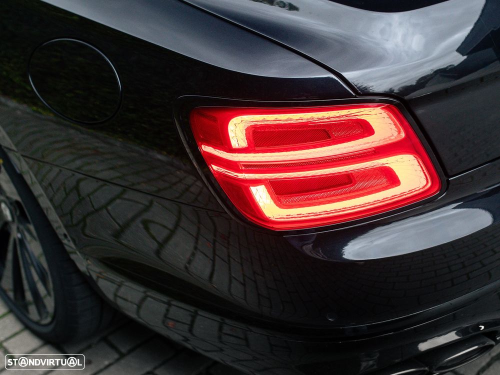 Bentley Flying Spur Hybrid - 16