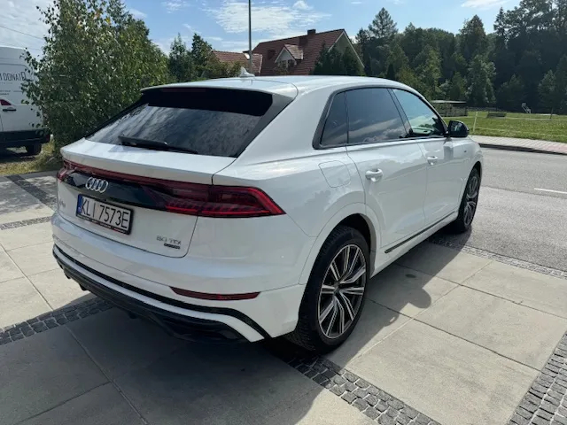 Audi Q8 - 8