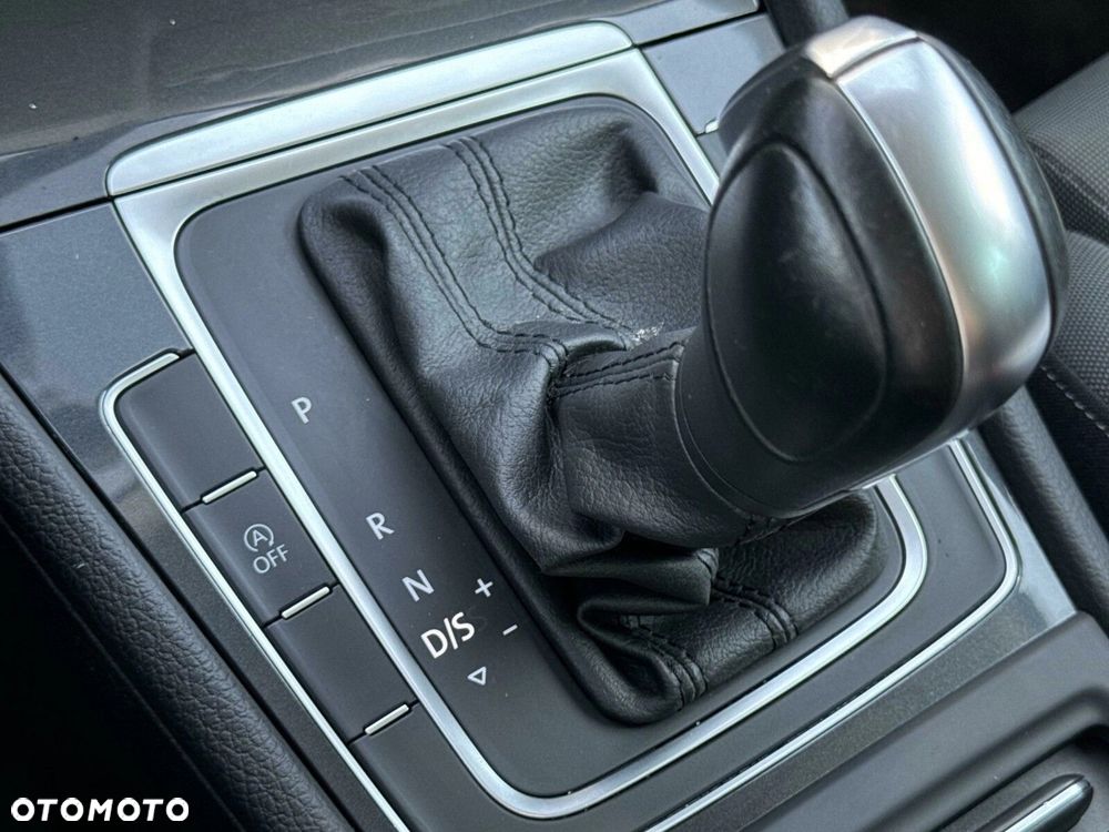 Volkswagen Golf - 14