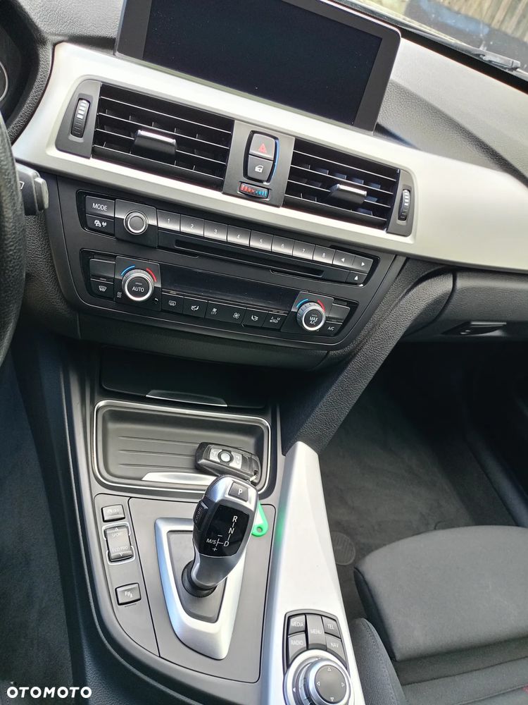 BMW Seria 3 320d - 15