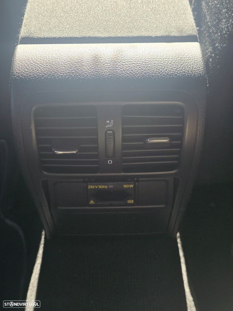 VW Passat 2.0 TDI Trendline BlueMotion - 26