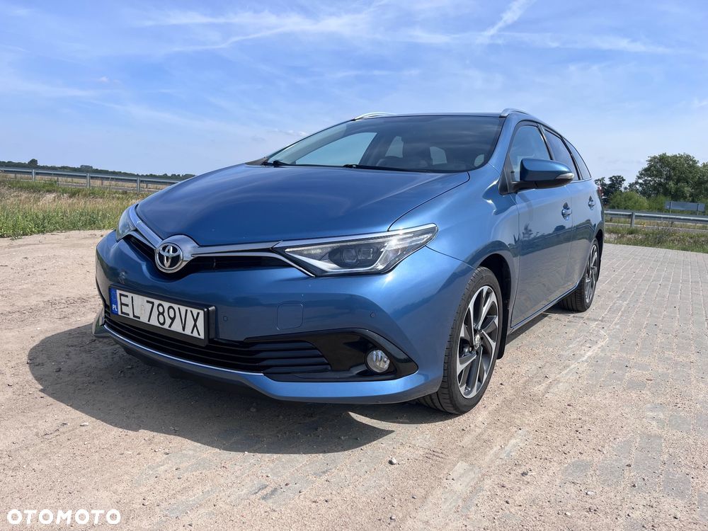 Toyota Auris 1.6 Premium + - 2