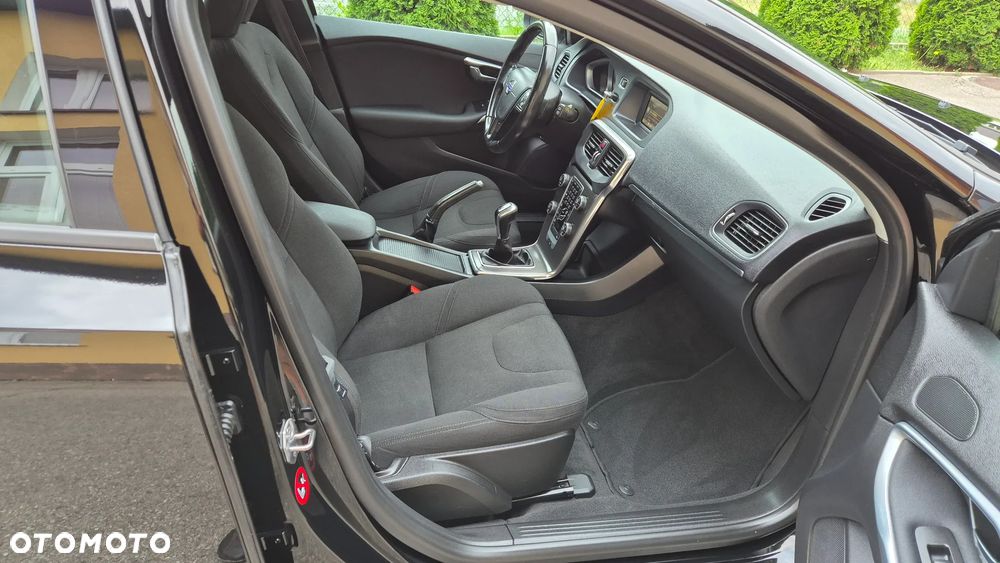 Volvo V40 T2 Momentum - 13