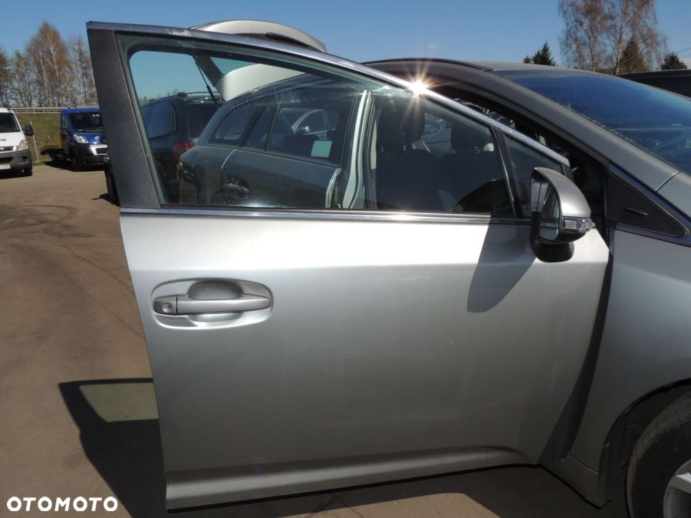 Drzwi prawy przód Toyota Avensis T27 '18 lift kombi 1G6 - 1