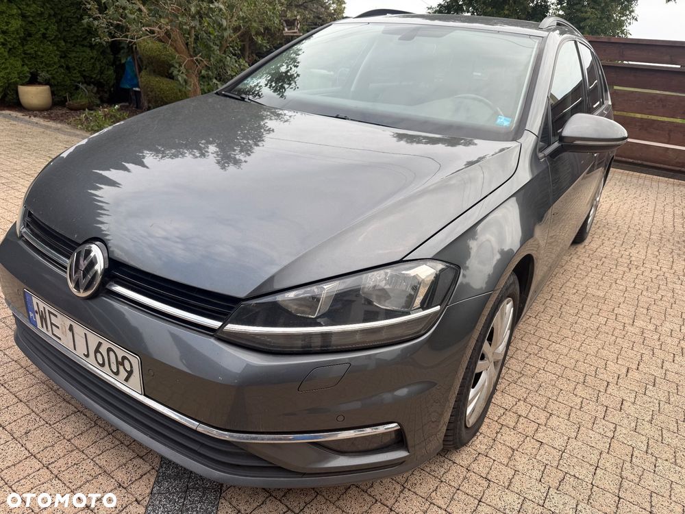 Volkswagen Golf - 1