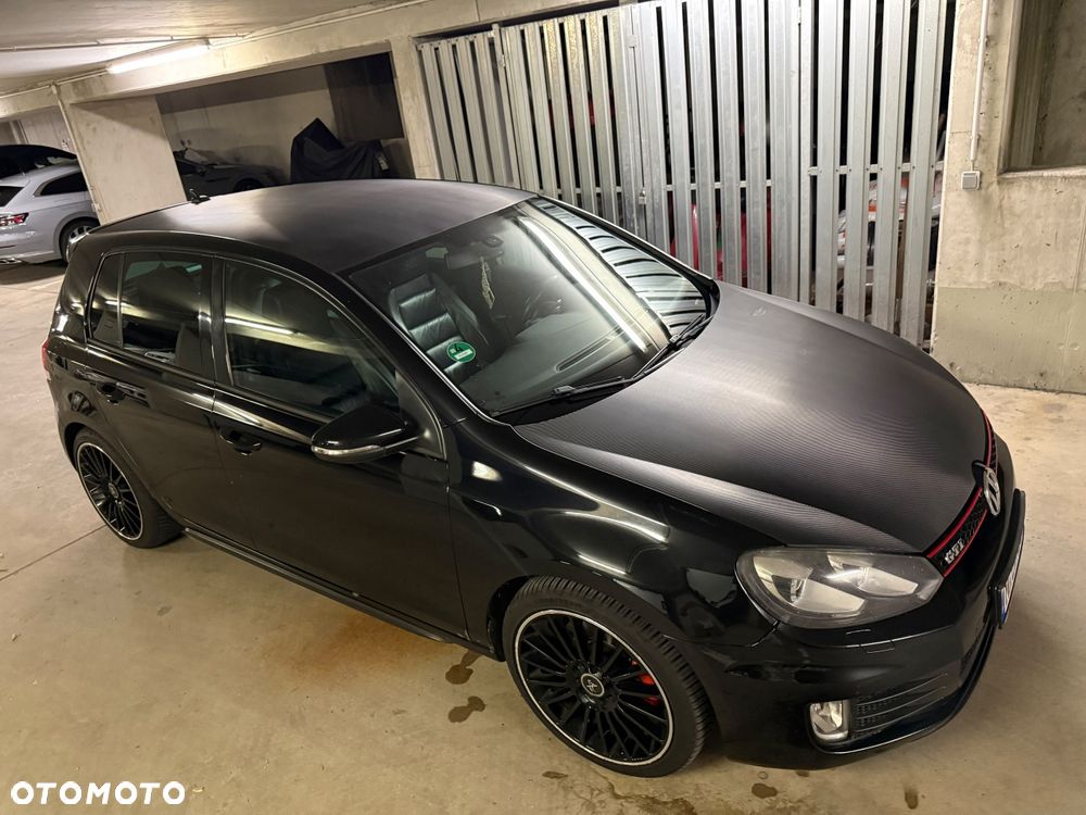 Volkswagen Golf - 6