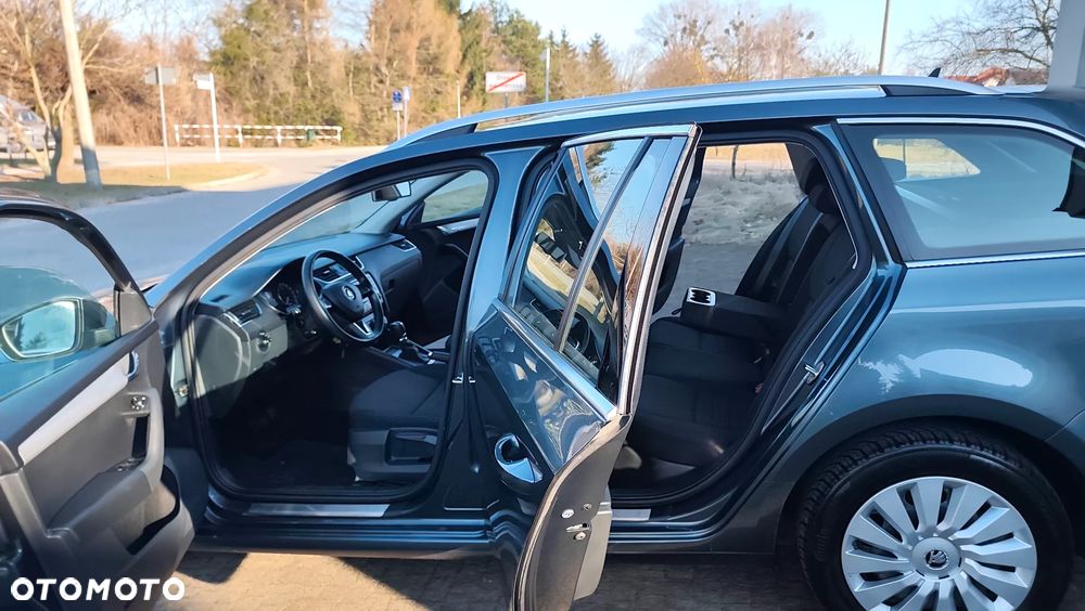 Skoda Octavia 2.0 TDI DSG Ambition - 3