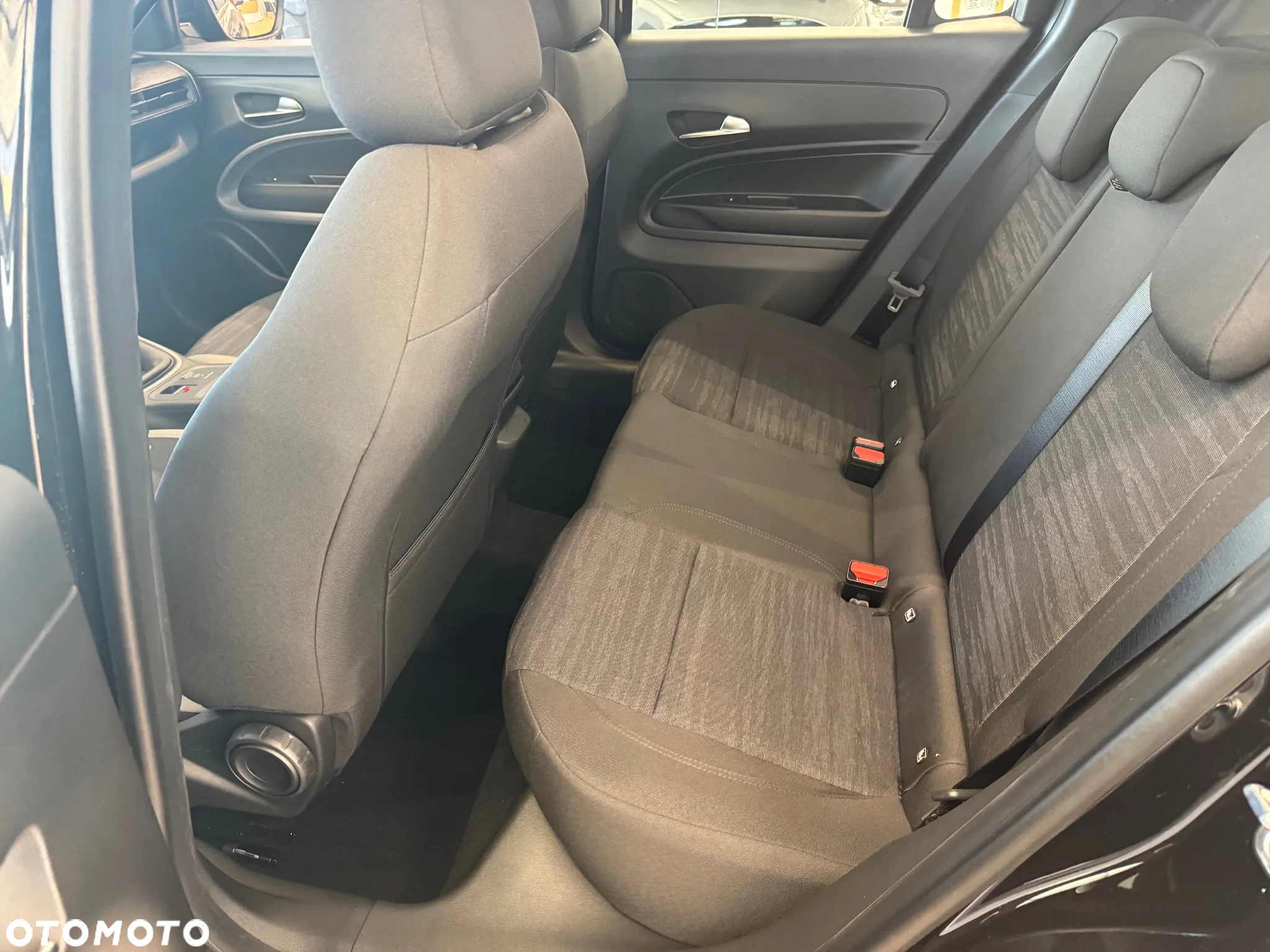 Jeep Avenger 1.2 GSE T3 Longitude Winter Edition FWD - 11